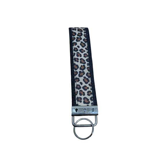 Animal Print Keychain Wristlet Fabric Key FOB Accessory‎ Present Leopard Cheetah - Picture 4 of 5